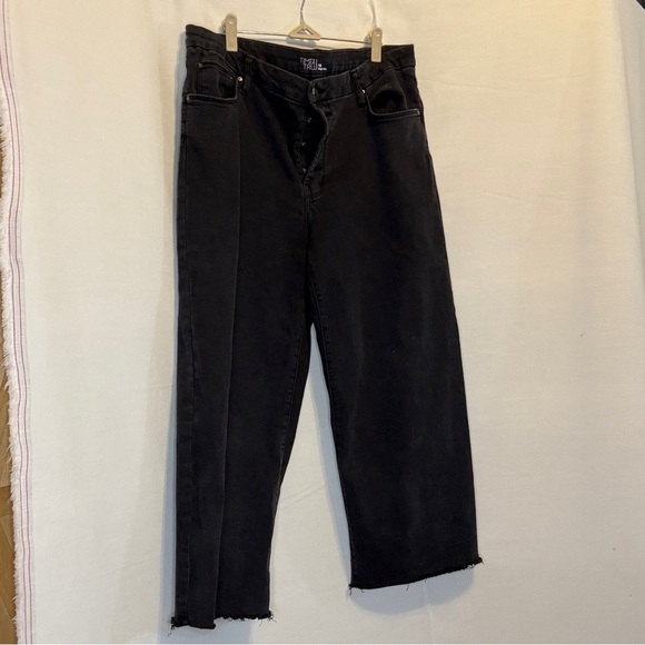 Time and Tru Denim - Time and True Black Denim Cropped Jeans